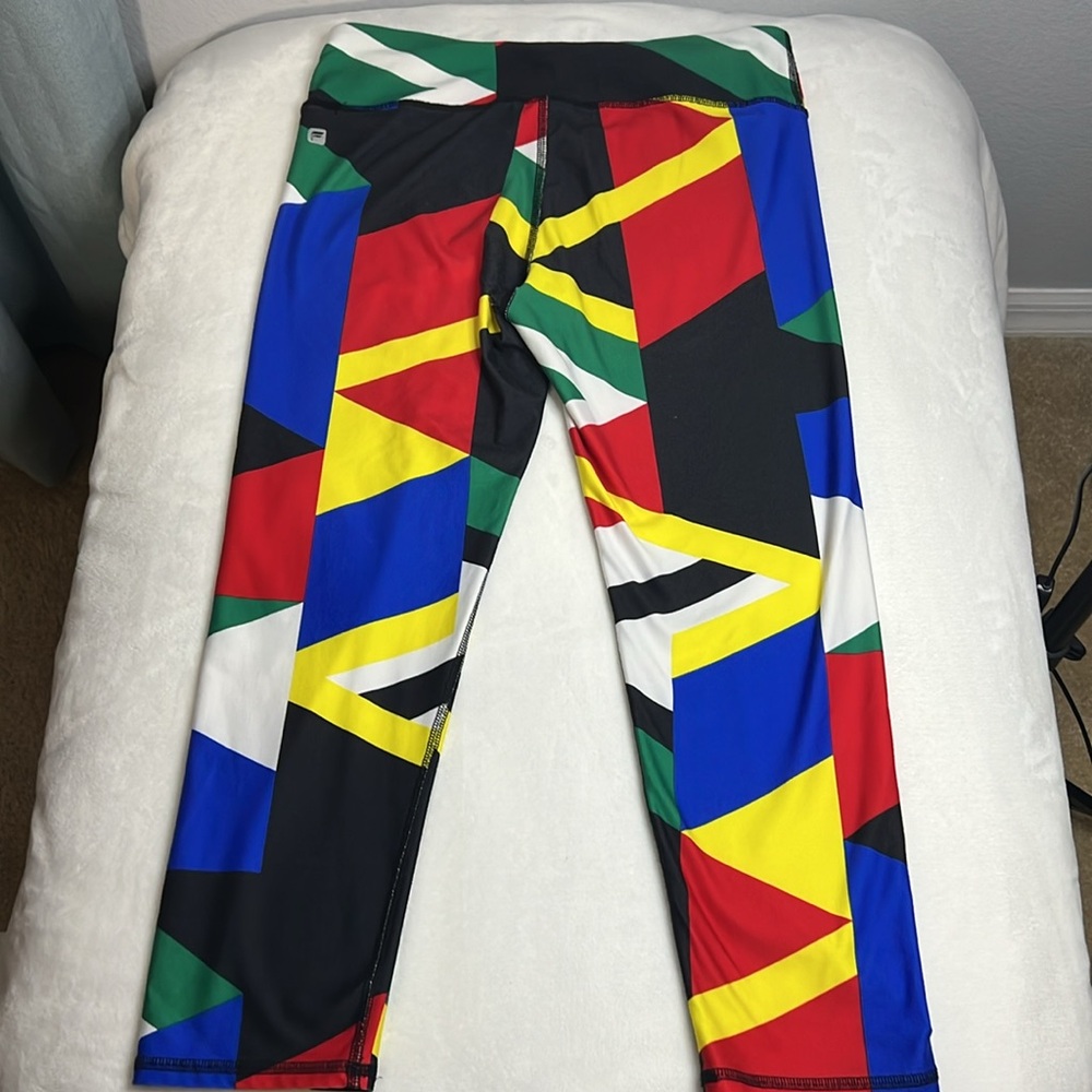 Fabletics Define Powerhold Capri Mid Rise Leggings Size Small - Picture 3 of 3